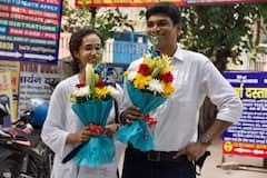 ஜெராக்ஸ் கடையில் கல்யாணம்..ரொமான்ஸே பிடிக்காது : டெல்லியில் ஒரு விநோத காதல் ஜோடி!