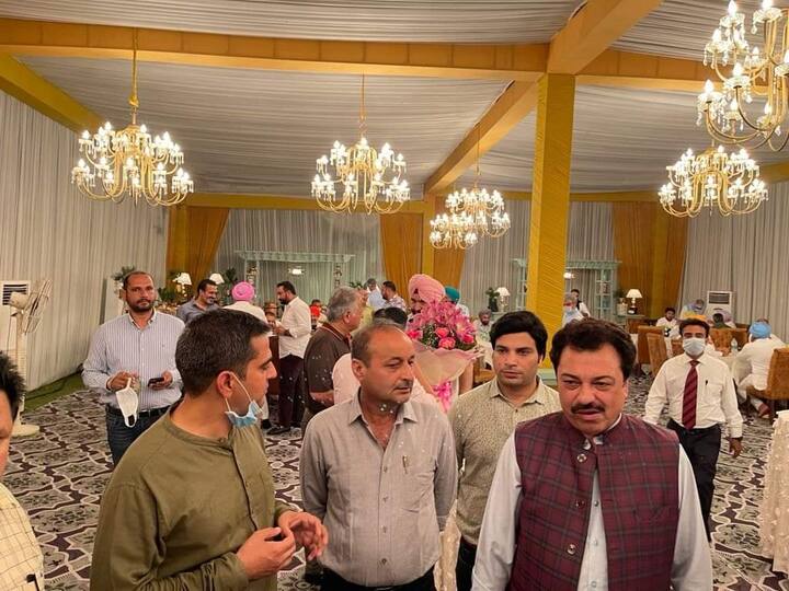 ਇਸ ਉਪਰੰਤ ਬਾਗ਼ੀ ਧੜੇ ਦੇ ਮੰਤਰੀ ਸੁਖਜਿੰਦਰ ਰੰਧਾਵਾ ਤੋਂ ਇਲਾਵਾ ਬਾਕੀ ਤਿੰਨ ਮੰਤਰੀ ਬੀਤੇ ਕੱਲ੍ਹ ਹੋਈ ਕੈਬਨਿਟ ਮੀਟਿੰਗ ਵਿੱਚ ਵੀ ਸ਼ਾਮਲ ਨਹੀਂ ਹੋਏ।