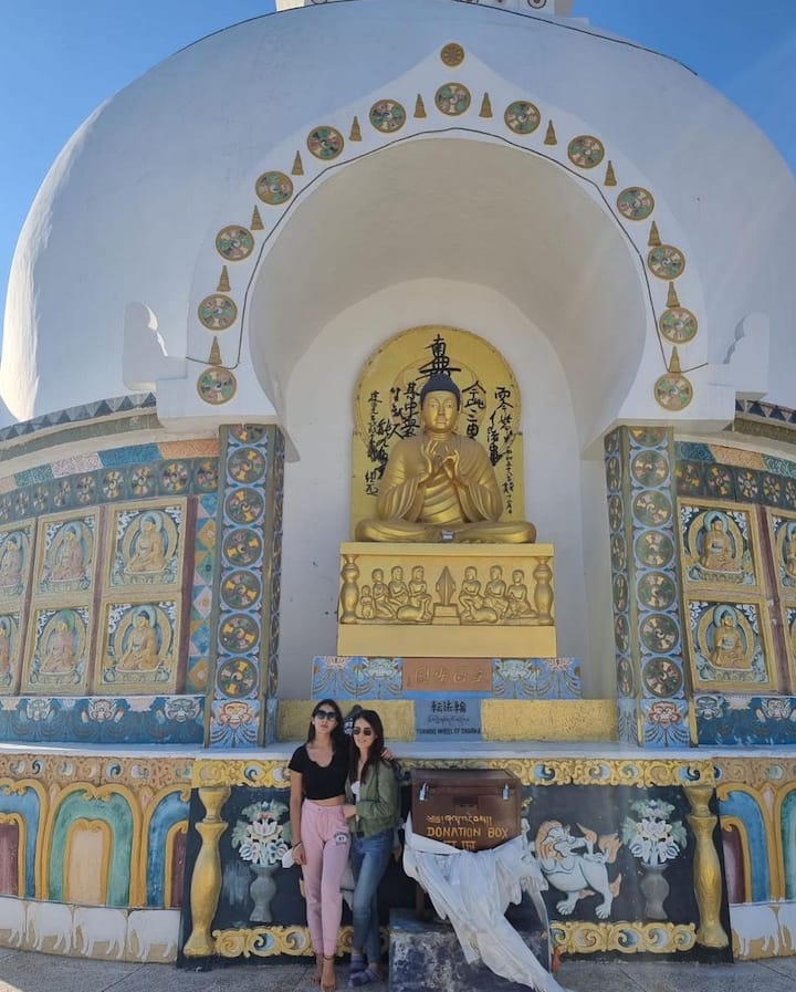 Though Sara has been sharing glimpses with her fans from her trip on her Instagram stories, the ‘Atrangi Re’ actress recently shared some pictures featuring herself and Radhika Madan. (Image courtesy - @saraalikhan95/Instagram)