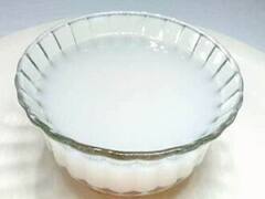 Rice Water Benefits: चावल के पानी को बेकार समझकर न फेंके, जान लें इसके बेहतरीन फायदे