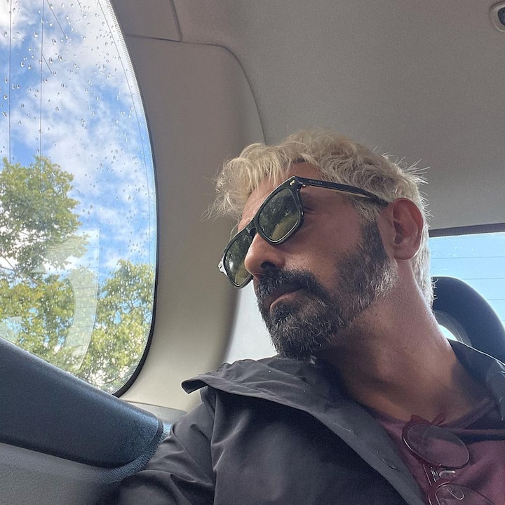 बॉलीवूड अभिनेता अर्जुन रामपाल गर्लफ्रेंड आणि गॅब्रिएला डेमेट्रिएड्स, मुलगा एरिक, मुलगी माहिका रामपाल आणि मायरा रामपाल सध्या वॅकेशन एन्जॉय करत आहे.(photo courtesy: @gabriellademetriades Instagram)