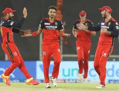 IPL 202: নামীদের পিছনে ফেলে আইপিএলে পার্পল ক্যাপের দৌড়ে হর্ষল-আবেশরা