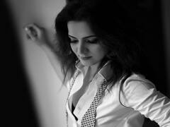 Anchor DD pics | சாரிகா என் சாரிகா.. அடிமன வேர்களை வேர்களை கொய்கிறாய் - டிடி  போட்டோஷூட்