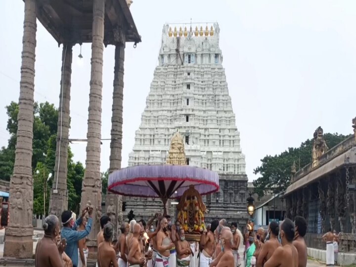 காஞ்சிபுரம் அத்திவரதர் கோயிலில் பக்தர்கள் இன்றி நடைபெற்ற பவித்ரோற்சவம்...!