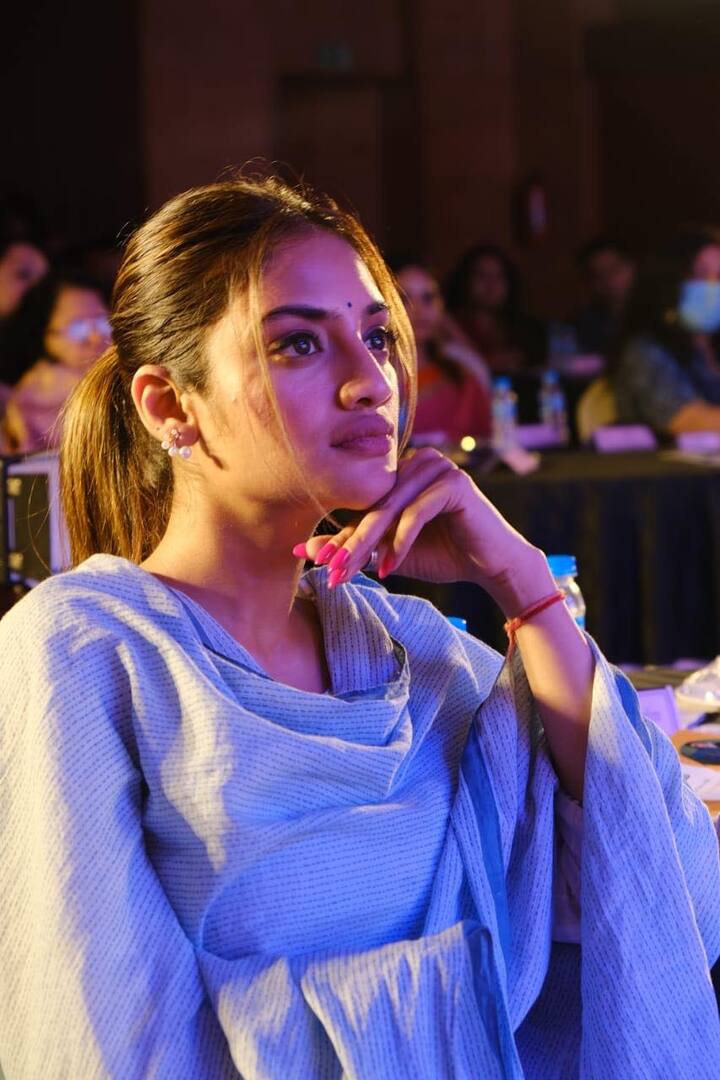 এরপর ২০১৯ সালে বস্ত্র ব্যবসায়ী নিখিল জৈনের সঙ্গে সাতপাকে বাঁধা পড়েন নুসরত। তুরস্কের বোদরুমে বসেছিল নুসরত নিখিলের রাজকীয় বিয়ের আসর। হিন্দু মতে বিয়ে হয় অভিনেত্রীর।