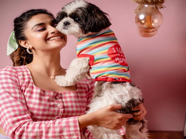 பகழிலினில் முழுவதும் வெயிலினிலே உன்னை சுட்டு வருத்திய வானம் அது.