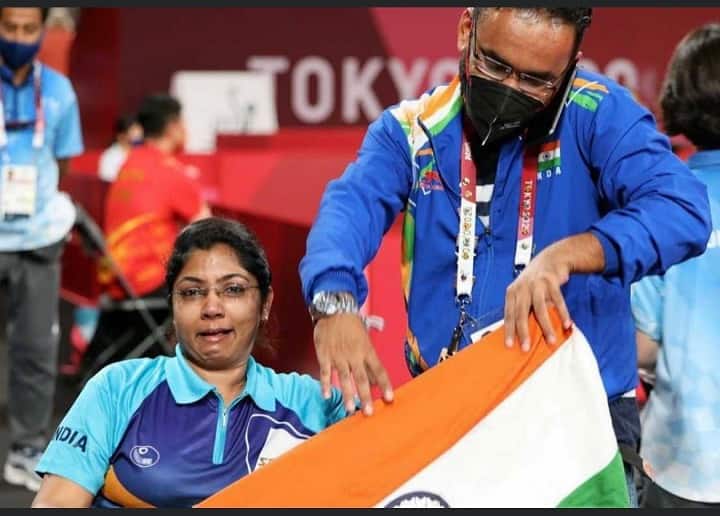 Tokyo paralympics table tennis indias bhavina ben creates history by entering finals Tokyo Paralympics 2020: தங்கமா... வெள்ளியா... பாராலிம்பிக் பைனலில் இந்தியா: வரலாறு படைத்த பவினாபென்!