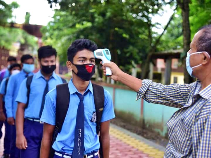 Delhi Schools Reopening: AIIMS Professor Recommends To Consider Risks, Says 'Children Are Not Vaccinated' Delhi Schools Reopening: AIIMS Professor Recommends To Consider Risks, Says 'Children Are Not Vaccinated'