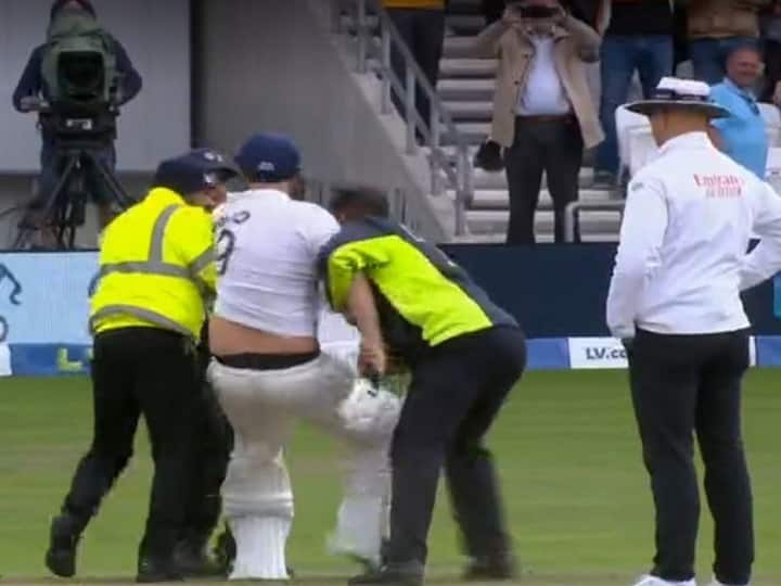 India Vs England 3rd Test: जार्वो ने 'भारतीय बल्लेबाज' के रूप में की मैदान पर एंट्री, वायरल हो रहा है वीडियो
