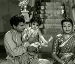 సావిత్రి చేతిలోని ఈ పసివాడు.. ఇప్పుడు స్టార్ హీరో, చెప్పుకోండి చూద్దాం