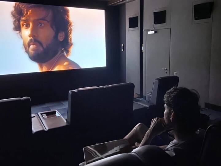 Sridevi Soda Centre: Mahesh Babu Watched Sudheer Babu Latest Movie Sridevi Soda Centre In His Own Home Theatre Sridevi Soda Centre: ‘శ్రీదేవి సోడా సెంటర్‌’ సినిమా చూసిన మహేశ్ బాబు.. సుధీర్ బాబు టెన్షన్!