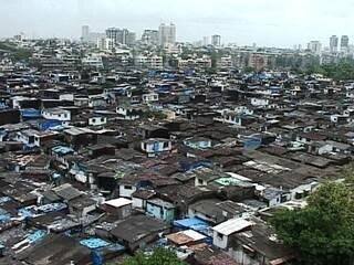 Mumbai slum rehabilitation project developers have exhausted the loans of banks Rs 40000 crore झोपडपट्टी पुनर्वसनच्या नावाखाली बँकांचे तब्बल 40 हजार कोटींचे कर्ज विकासकांनी थकवलं