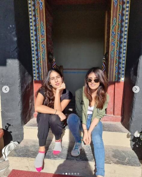 লাদাখের অসাধারণ পরিবেশে সারা ও রাধিকার সৌন্দর্য যেন অনেকগুণ বেড়ে গিয়েছে। ছবি সৌজন্যে ইনস্টাগ্রাম/https://www.instagram.com/saraalikhan95/