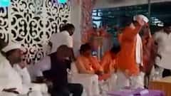 Pune : 'अडचण होत असेल तर निघून जातो'...भर मंचावरून Abdul Sattar निघून गेले ABP Majha