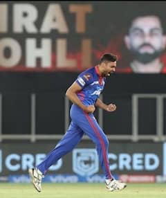 IPL 202: নামীদের পিছনে ফেলে আইপিএলে পার্পল ক্যাপের দৌড়ে হর্ষল-আবেশরা