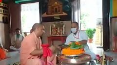 CM Yogi ने गोरखनाथ मंदिर में किया रुद्राभिषेक