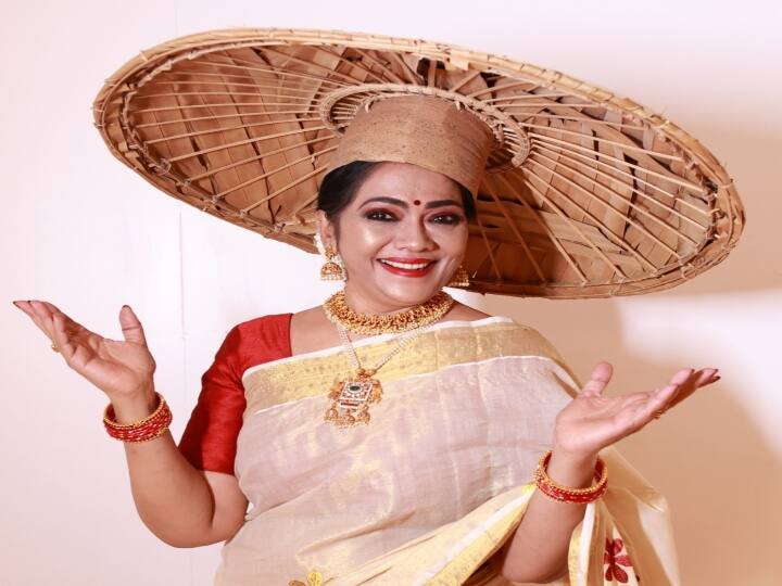 அவர் சுமார் 180 திரைப்படங்களுக்கும் மேல் நடித்துள்ளார்.