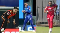 IPL 202: নামীদের পিছনে ফেলে আইপিএলে পার্পল ক্যাপের দৌড়ে হর্ষল-আবেশরা