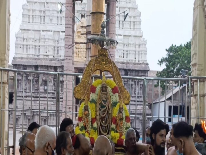 காஞ்சிபுரம் அத்திவரதர் கோயிலில் பக்தர்கள் இன்றி நடைபெற்ற பவித்ரோற்சவம்...!