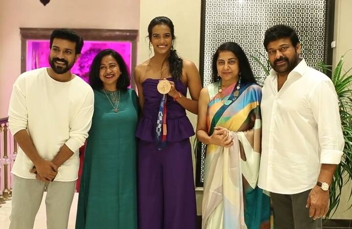Chiranjeevi invited his friends from film fraternity, including Radikaa Sarathkumar, Suhasini and other celebrities to the party.