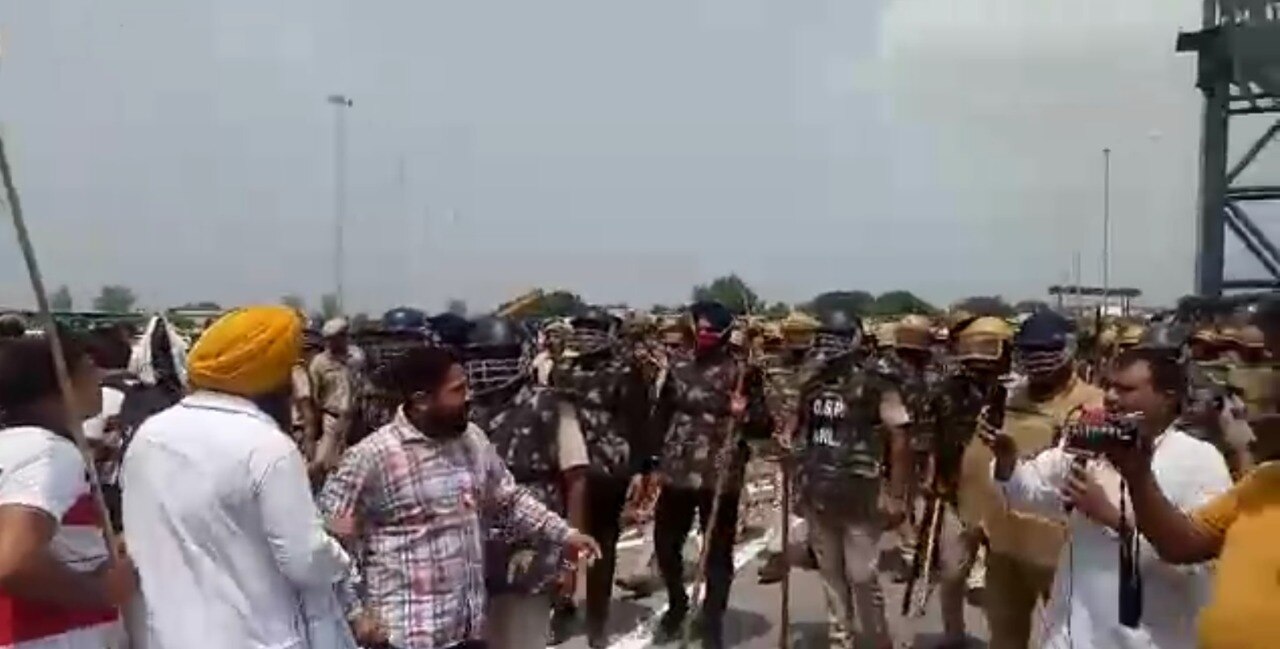 Farmers Protest: करनाल में किसानों पर हरियाणा पुलिस का लाठीचार्ज, बीजेपी की बैठक का कर रहे थे विरोध