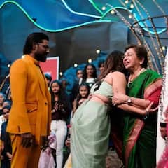 ਬੰਗਾਲੀ ਰੰਗ 'ਚ ਰੰਗੀ ਗਈ ਸਨੀ ਲਿਓਨ, ਦੇਖੋ ਤਸਵੀਰਾਂ 'ਚ ਖੂਬਸੂਰਤ ਅੰਦਾਜ਼