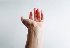 கைகளுக்குள் வளரும் ரத்த நாளம்! - மனித பரிணாம வளர்ச்சியை நிரூபிக்கும் மருத்துவ ஆய்வு!