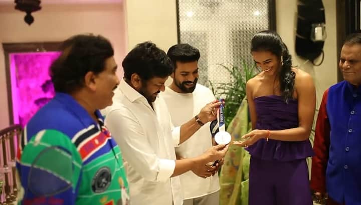 Telugu superstar Chiranjeevi recently hosted a grand party to felicitate the Olympic medallist PV Sindhu who won bronze at the Tokyo Olympics on August 1, 2021.