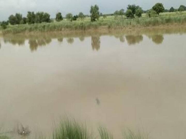 Balrampur Rain 150 villages surrounded by water of Rapti river danger of breaching embankment ann Balrampur Rain: 150 गांव राप्ती नदी के पानी से घिरे, बढ़ता जा रहा है तटबंध टूटने का खतरा 