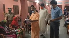 CM Yogi ने लगाया जनता दरबार, लोगों की समस्याओं पर अधिकारियों को दिए ये आदेश