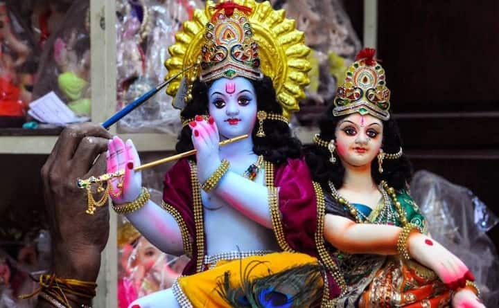 shri krishna janmastami 2021 the coincidence of krishnashtami after 101 years in jayanti yoga know these importance Shri Krishna Janmastami 2021: या वेळी जन्माष्टमी इतकी खास का? जाणून घ्या