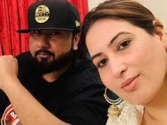 घरेलू हिंसा को लेकर कोर्ट में सुनवाई के दौरान रो पड़ीं हनी सिंह की पत्नी, कहा- 10 साल साथ रहने के बावजूद अकेले छोड़ा