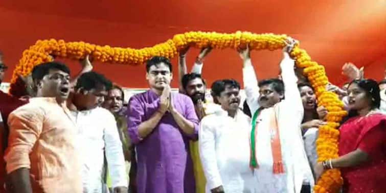 Bongaon BJP organizational President remains absent in felicitation of Shantanu Thakur Bongaon : শান্তনু ঠাকুরের সংবর্ধনায় দেখা মিলল না বনগাঁর সাংগঠনিক জেলা সভাপতির, গোষ্ঠীদ্বন্দ্বের জের ?