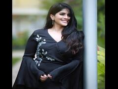 Actress Megha Akash pics | காத்திருந்தால் எதிா் பாா்த்திருந்தால் ஒரு நிமிஷமும் வருஷமடி - மேகா ஆகாஷ் ஆல்பம்