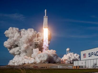 Elon Musks SpaceX to deliver ants, avocados, ice cream, robot to space station விண்வெளி நிலையத்திற்கு அனுப்பப்படும் எறும்பு, ரோபோட் கை.. ஏன் தெரியுமா?