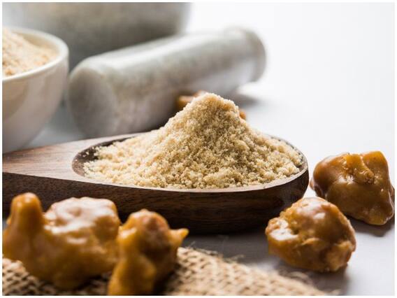 Kitchen Hacks: सेहत को नुकसान पहुंचा सकती है नकली हींग (Asafoetida), ऐसे करें पहचान Kitchen Hacks: सेहत को नुकसान पहुंचा सकती है नकली हींग (Asafoetida), ऐसे करें पहचान