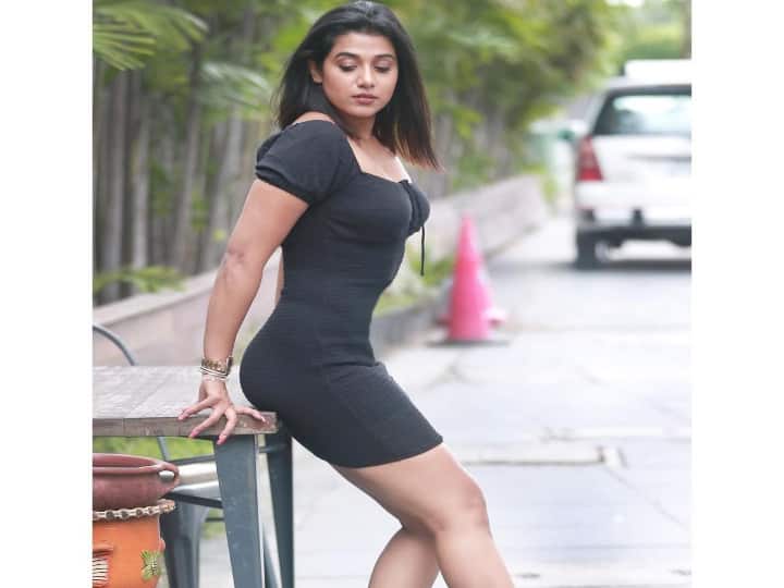 மொத தபா பாத்தேன் உன்ன பேஜாராயி போயி நின்னேன் நின்னேன்