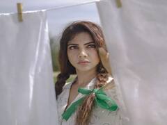 Actress Madonna Sebastian PICS | எங்கே எனது கவிதை கனவிலே எழுதி மடித்த கவிதை - மடோனா செபாஸ்டியன்  போட்டோ ஆல்பம்