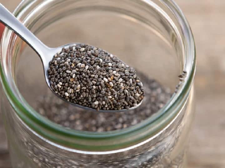 If you want to reduce your weight easily and quickly use chia seeds for it Weight Loss Tips: बढ़ते वजन से हैं परेशान तो इस तरह इस्तेमाल करें चिया सीड्स, मिलेंगे कई फायदे