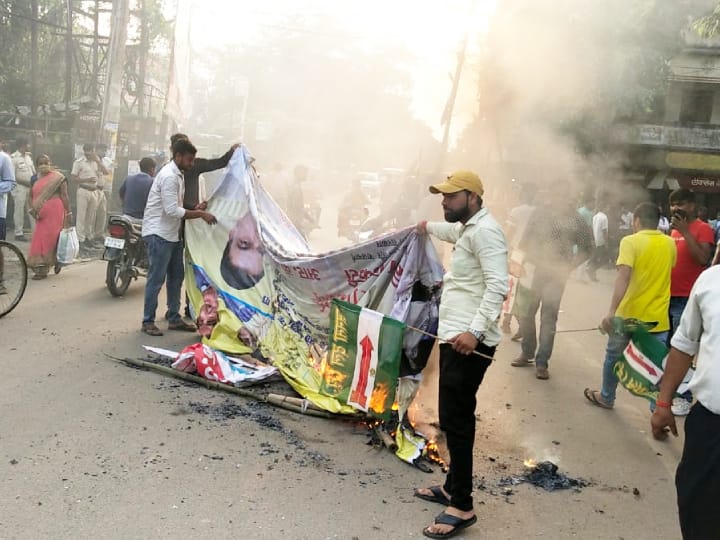 Bihar: CM Nitish Kumar JDU workers burnt BJP poster in arrah know full details ann बिहारः ‘बौखलाहट’ में CM नीतीश कुमार के कार्यकर्ता, BJP के पोस्टर को जलाया, जानें पूरा मामला