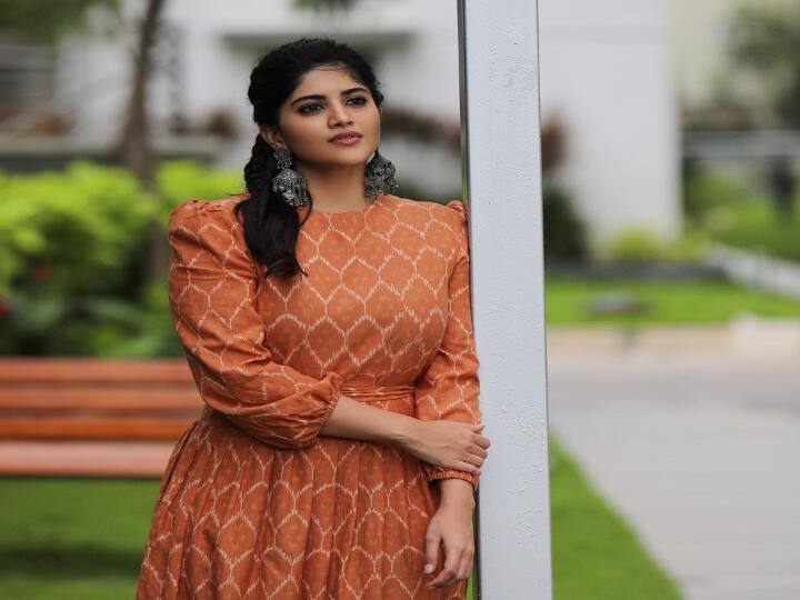 காதலென்றால் பெரும் அவஸ்தையென்று உனைக் கண்டதும் கண்டு கொண்டேன்