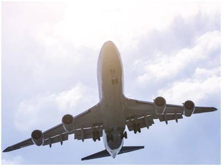 Prayagraj to Indore direct flight started ANN Prayagraj To Indore Flight: दिवाली पर बड़ा तोहफा, प्रयागराज से इंदौर की सीधी फ्लाइट शुरू, 40 यात्रियों ने किया सफर