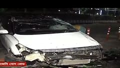 Kolkata Accident: ডিভাইডার, গাছে ধাক্কা মেমে উল্টে গেল বেপরোয়া গাড়ি, এজেসি বোস রোডে দুর্ঘটনা | Bangla News