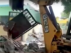 Neemuch Case: आदिवासी युवक से बेरहमी और मौत मामले में शिवराज सरकार का एक्शन, मुख्य आरोपी के घर पर चला बुलडोजर