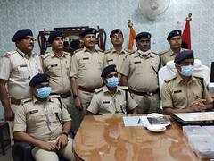 बिहार: लुटेरा गिरोह के छह सदस्यों को पुलिस ने किया गिरफ्तार, हथियार समेत कई सामान बरामद