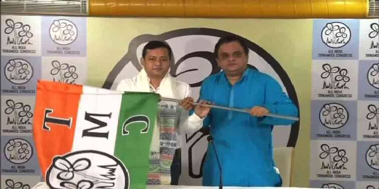 West Bengal: Bishnupur BJP MLA Tanmoy Ghosh joins TMC Tanmoy Ghosh joins TMC: ফের বিজেপিতে ভাঙন, তৃণমূলে প্রত্যাবর্তন বিষ্ণুপুরের বিধায়ক তন্ময় ঘোষের