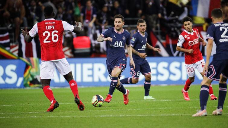 Lionel messi came on the field first time for PSG Messi: পিএসজির জার্সিতে প্রথমবার মাঠে নেমে মধ্যমণি লিওনেল মেসি