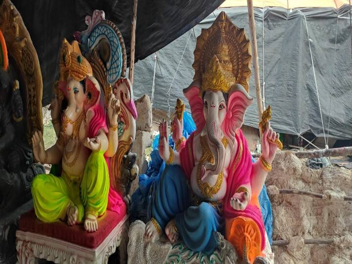 மதுரையில் தயாராகும் வண்ண, வண்ன விநாயகர்.