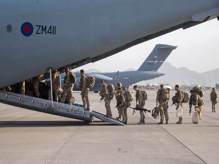 अमेरिका की डेडलाइन में सिर्फ दो दिन बचे, 45 हजार से ज्यादा लोग अफगानिस्तान छोड़ने के इंतजार में