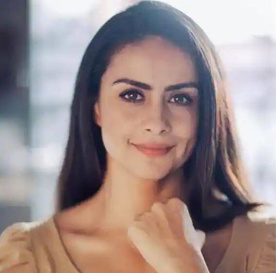 ਅਦਾਕਾਰਾ ਗੁਲ ਪਨਾਗ ਇੱਕ ਪ੍ਰੋਫੈਸ਼ਨਲ ਪਾਇਲਟ ਹੈ ਅਤੇ ਉਸ ਕੋਲ ਲਾਇਸੈਂਸ ਵੀ ਹੈ। ਉਹ ਹਮੇਸ਼ਾ ਪਾਇਲਟ ਬਣਨਾ ਚਾਹੁੰਦੀ ਸੀ।